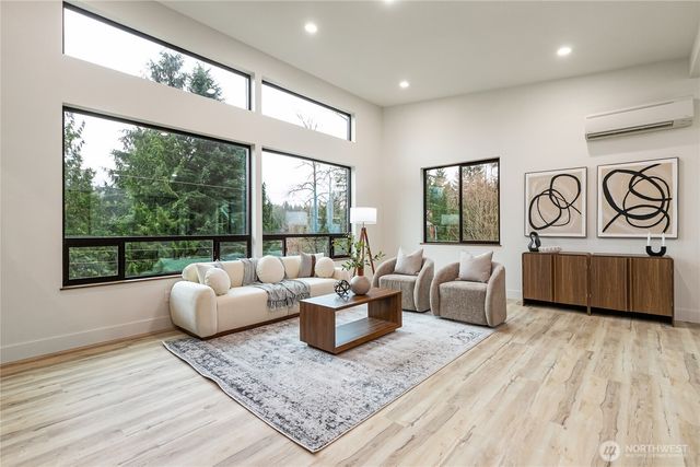 647 Rainbow Drive, Sedro Woolley, WA 98284