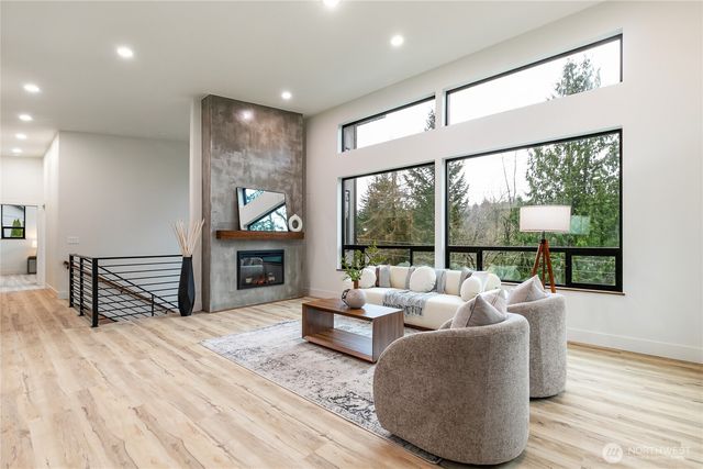 647 Rainbow Drive, Sedro Woolley, WA 98284