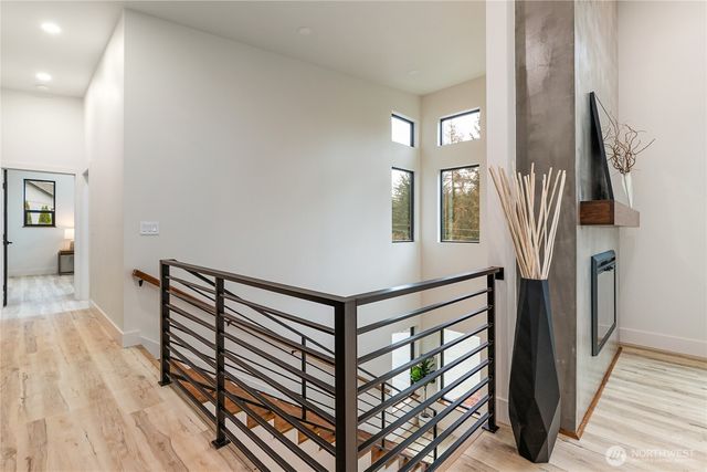 647 Rainbow Drive, Sedro Woolley, WA 98284