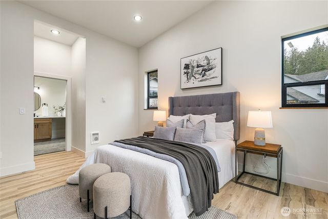 647 Rainbow Drive, Sedro Woolley, WA 98284