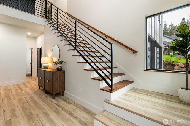 647 Rainbow Drive, Sedro Woolley, WA 98284