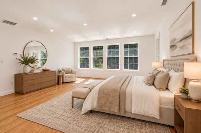 21 Rockwood Heights Rd, Manchester, MA 01944