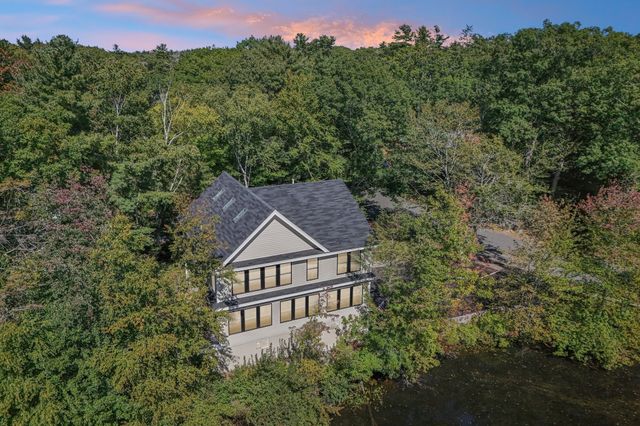 21 Rockwood Heights Rd, Manchester, MA 01944