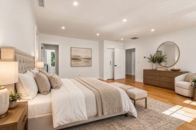 21 Rockwood Heights Rd, Manchester, MA 01944