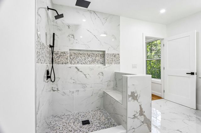 21 Rockwood Heights Rd, Manchester, MA 01944