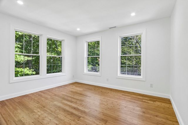 21 Rockwood Heights Rd, Manchester, MA 01944