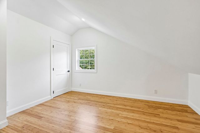 21 Rockwood Heights Rd, Manchester, MA 01944
