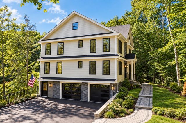 21 Rockwood Heights Rd, Manchester, MA 01944