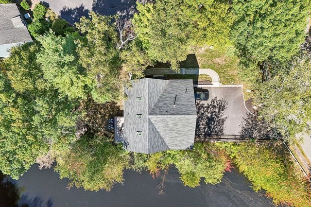 21 Rockwood Heights Rd, Manchester, MA 01944