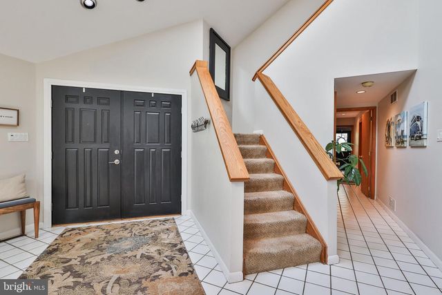 337 WOODLINE RD, Nazareth, PA 18064