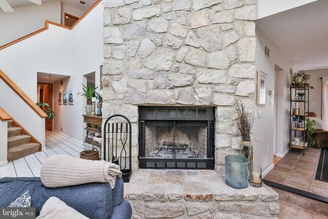 337 WOODLINE RD, Nazareth, PA 18064