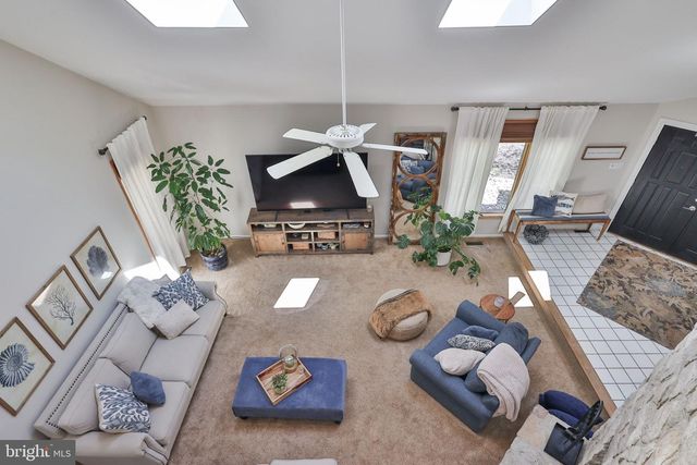 337 WOODLINE RD, Nazareth, PA 18064