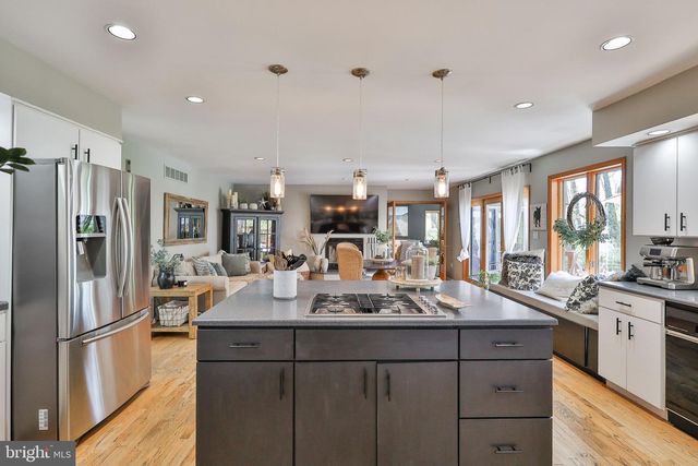 337 WOODLINE RD, Nazareth, PA 18064