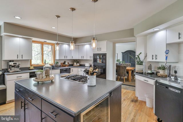 337 WOODLINE RD, Nazareth, PA 18064