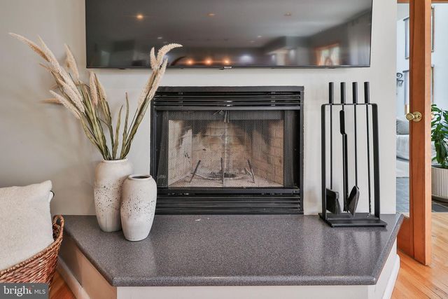 337 WOODLINE RD, Nazareth, PA 18064