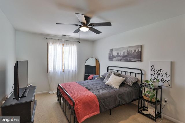 337 WOODLINE RD, Nazareth, PA 18064