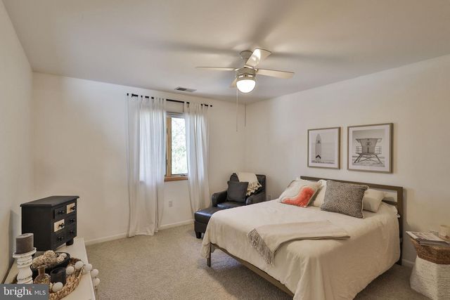 337 WOODLINE RD, Nazareth, PA 18064