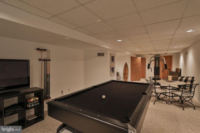 337 WOODLINE RD, Nazareth, PA 18064