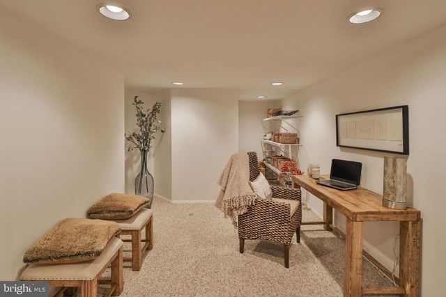 337 WOODLINE RD, Nazareth, PA 18064