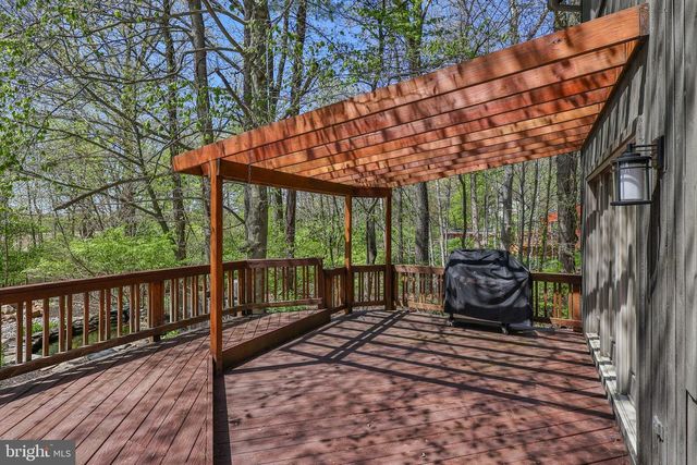 337 WOODLINE RD, Nazareth, PA 18064