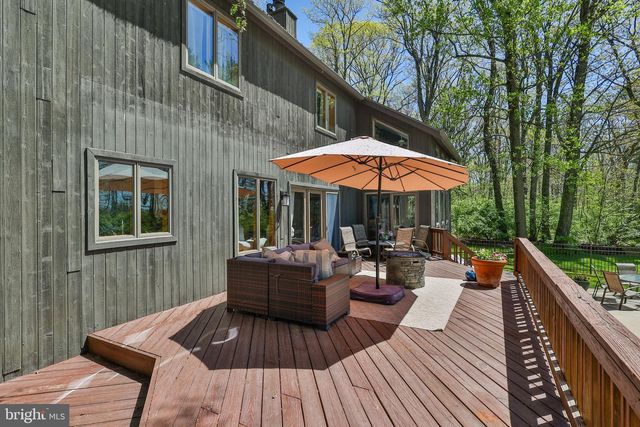 337 WOODLINE RD, Nazareth, PA 18064