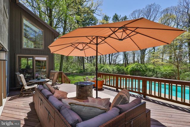 337 WOODLINE RD, Nazareth, PA 18064