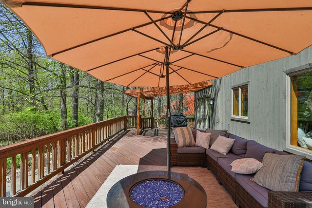 337 WOODLINE RD, Nazareth, PA 18064