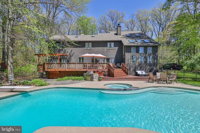 337 WOODLINE RD, Nazareth, PA 18064