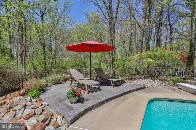 337 WOODLINE RD, Nazareth, PA 18064