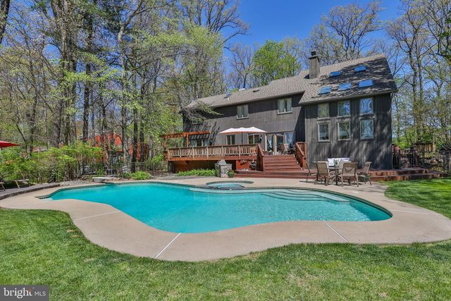 337 WOODLINE RD, Nazareth, PA 18064