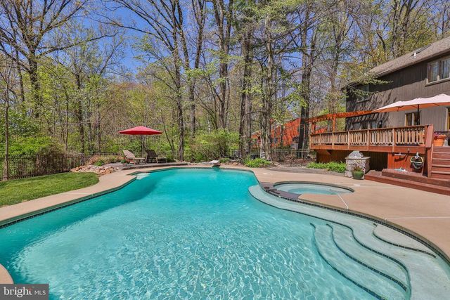 337 WOODLINE RD, Nazareth, PA 18064