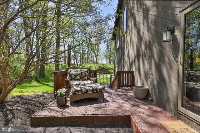 337 WOODLINE RD, Nazareth, PA 18064