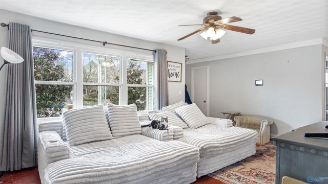 204 Prospect Drive SW, Hartselle, AL 35640