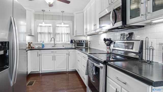 204 Prospect Drive SW, Hartselle, AL 35640