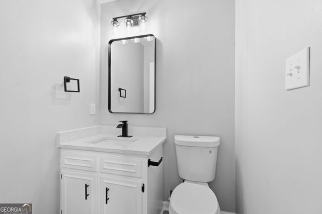 210 Rosewood Drive, Fayetteville, GA 30214