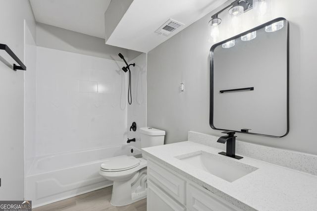 210 Rosewood Drive, Fayetteville, GA 30214