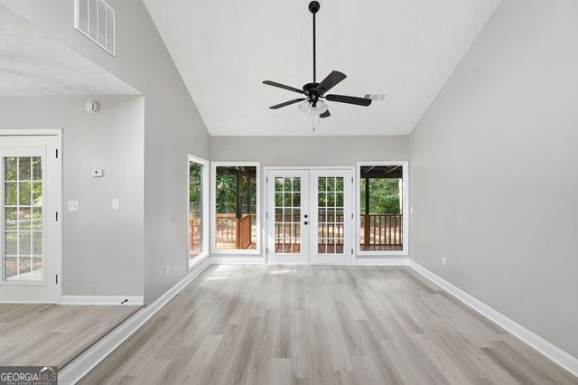 210 Rosewood Drive, Fayetteville, GA 30214