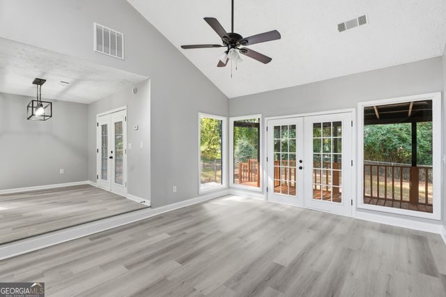 210 Rosewood Drive, Fayetteville, GA 30214