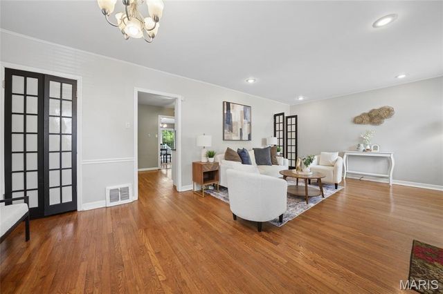 1326 Warson Place, St Louis, MO 63119