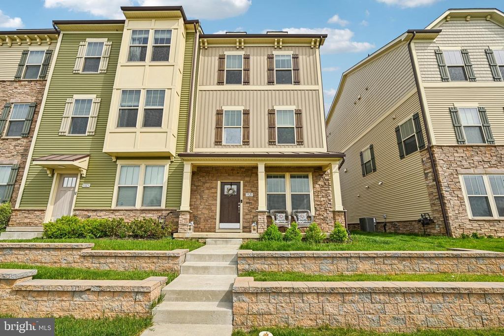 Image 1 of property listing at 3321 STONE BARN DR, Frederick, MD 21704