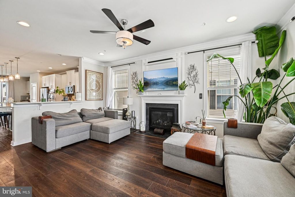 Image 20 of property listing at 3321 STONE BARN DR, Frederick, MD 21704