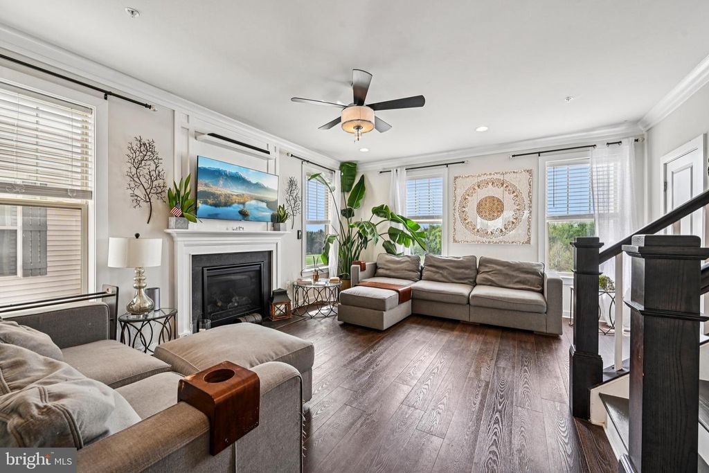 Image 21 of property listing at 3321 STONE BARN DR, Frederick, MD 21704