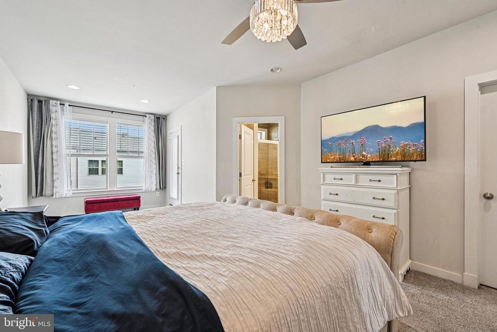 Image 34 of property listing at 3321 STONE BARN DR, Frederick, MD 21704