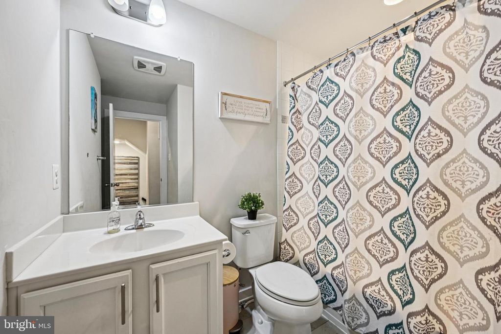 Image 44 of property listing at 3321 STONE BARN DR, Frederick, MD 21704