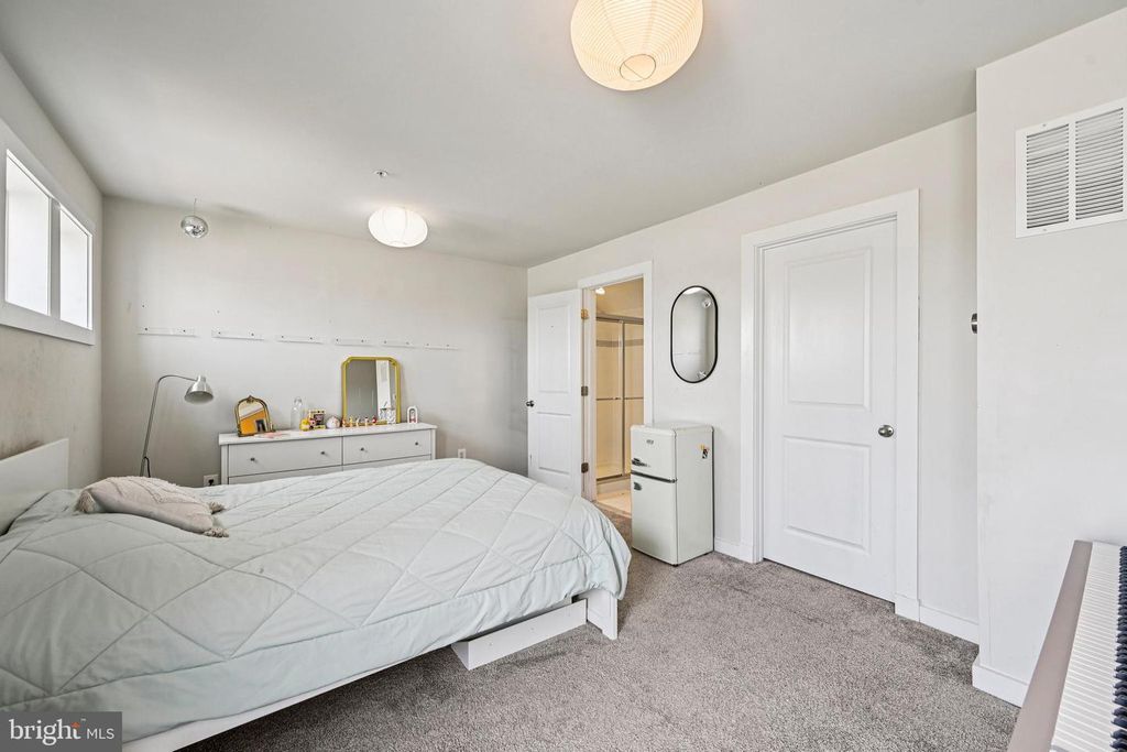 Image 50 of property listing at 3321 STONE BARN DR, Frederick, MD 21704