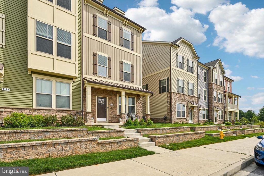 Image 6 of property listing at 3321 STONE BARN DR, Frederick, MD 21704