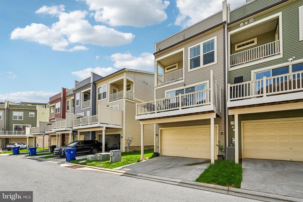 Image 63 of property listing at 3321 STONE BARN DR, Frederick, MD 21704