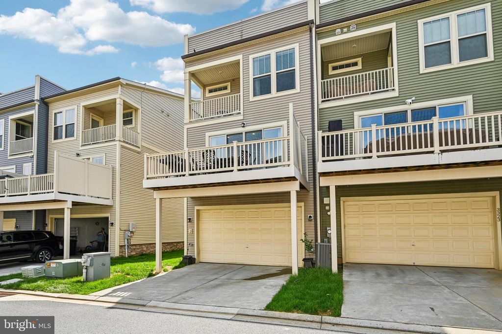 Image 64 of property listing at 3321 STONE BARN DR, Frederick, MD 21704