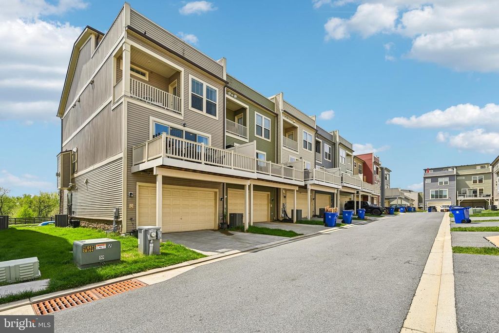 Image 66 of property listing at 3321 STONE BARN DR, Frederick, MD 21704