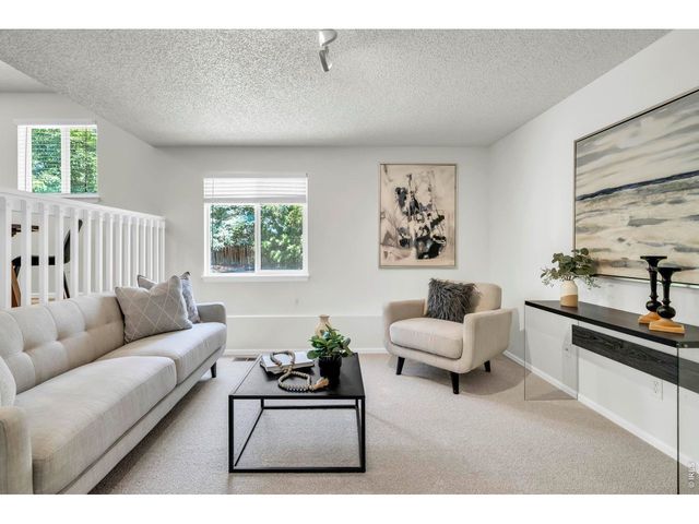 1106 Red Oak Dr, Longmont, CO 80504